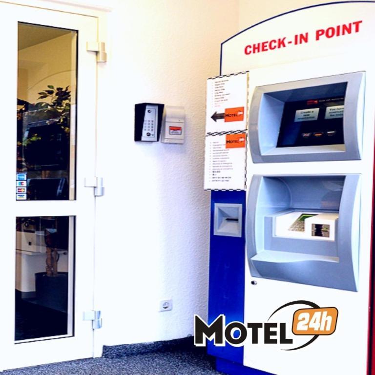 Motel 24H Hannover Exterior photo