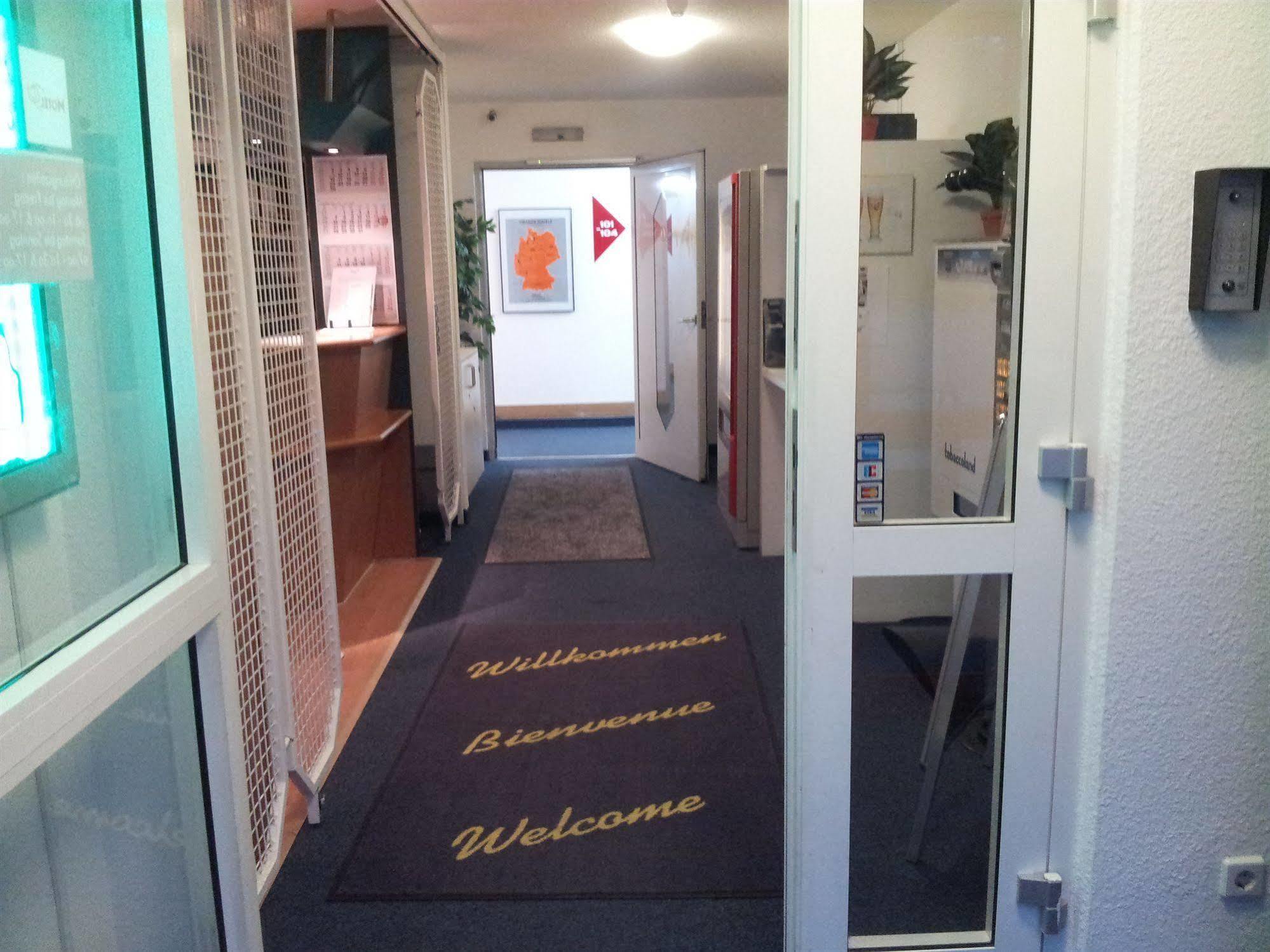 Motel 24H Hannover Exterior photo